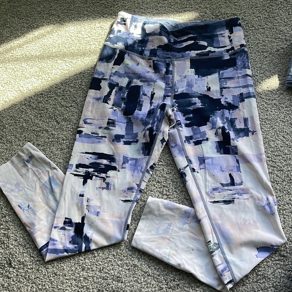 Calvin Klein Workout Set - Picture 4 of 5